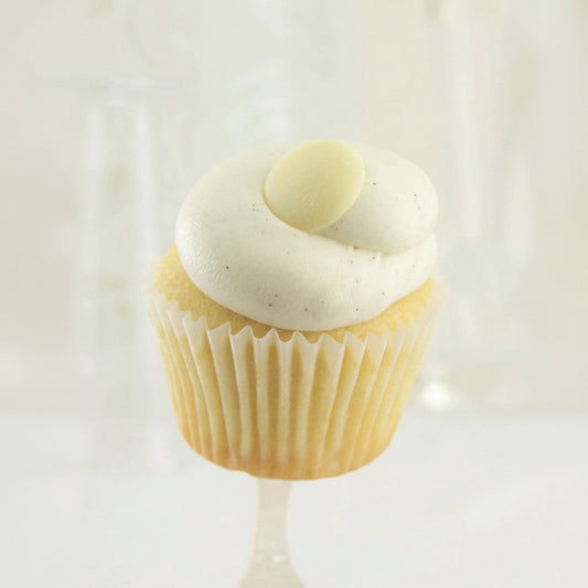 Iced Vanilla Bean Cupcakes – 32 Count (4 Per Box, 8 Per Case)